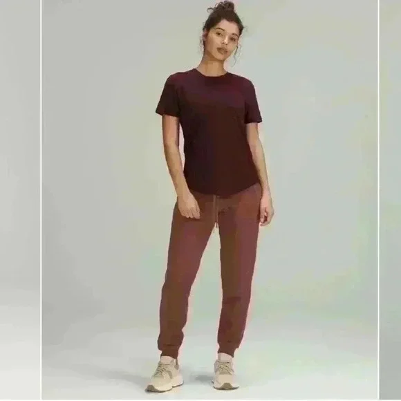 Lululemon Scuba High-Rise  Jogger - Picture 2 of 6